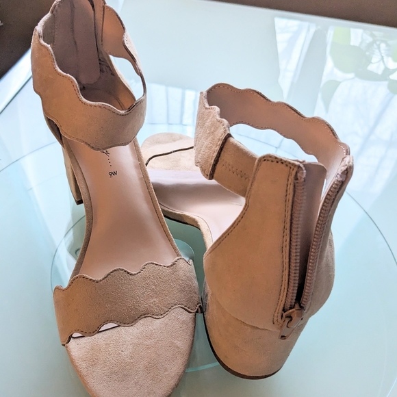 Pennington's, Scalloped edge, vegan, block heel sandals. - Picture 1 of 16